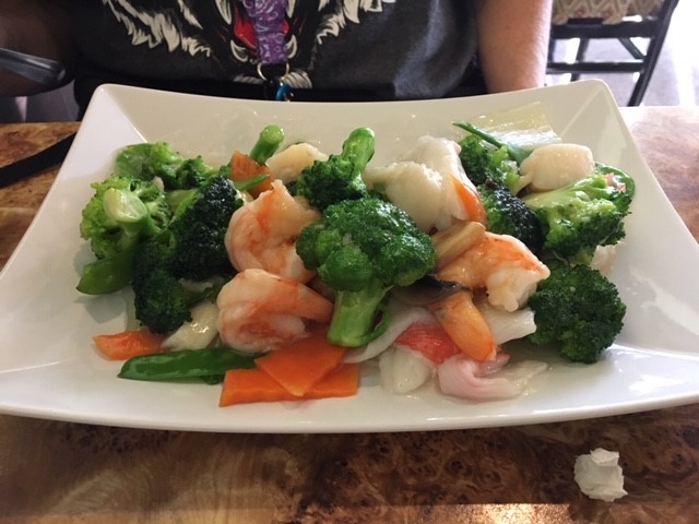 Chinese Food - Sauteed shrimp and broccoli